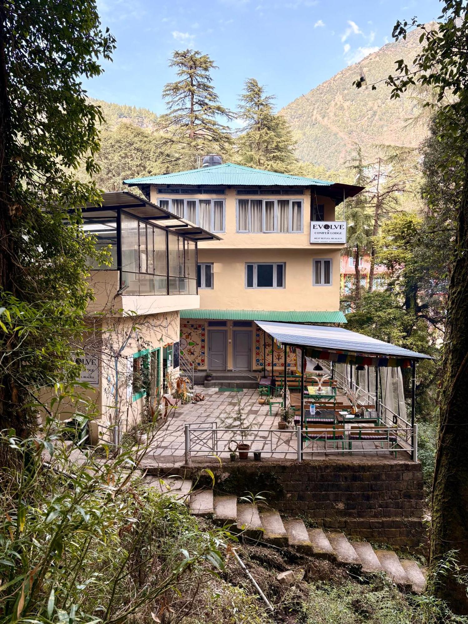 Eevolve Dharamkot - An Eco Hostel McLeod Ganj Exterior foto